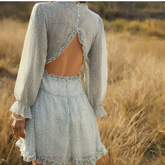 ⭐️Brand new Womens Midi Chiffon V neck Dress- Size Medium⭐️ - Picture 4 of 4